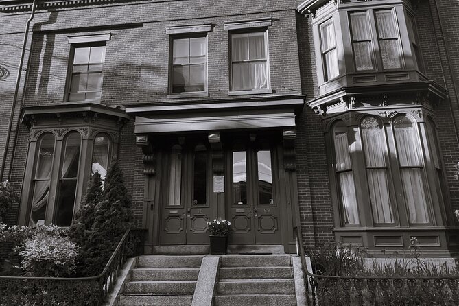 Walk With Ghosts in Portland - Unlocking the Secrets of the Underground Tunnels