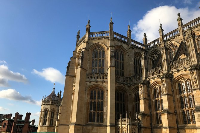 Windsor Castle & Hampton Court Palace: A Royal Saga - Tracing Englands Royal Lineage