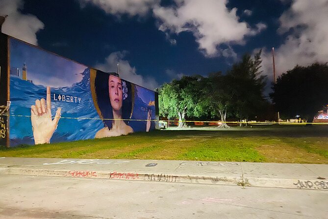 Wynwood Graffiti Golf Cart Tour After Dark - Experiencing Wynwoods Artistic Essence After Dark