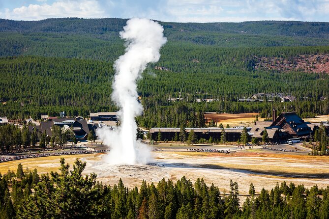 Yellowstone: Private Guided Tour - Catered Meals and Accommodations