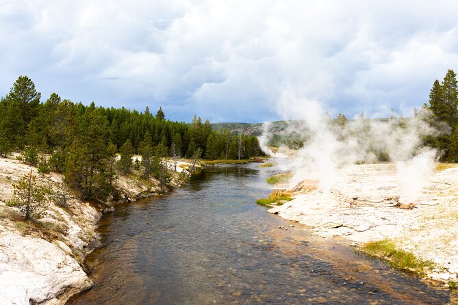 Yellowstones Grand Prismatic Self-Guided Walking Tour - Hands-Free Experience
