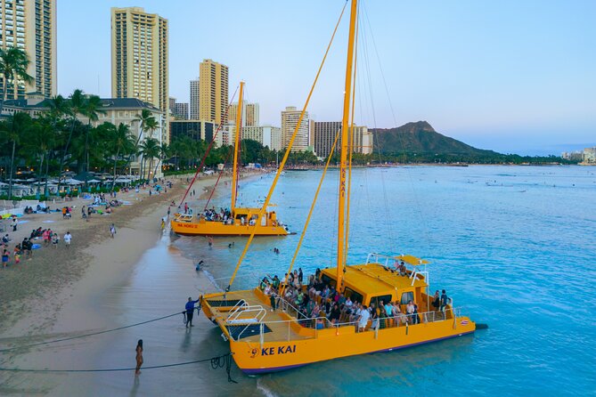 1-Hour Diamond Head Sail of Waikiki Beach - Friendly Crew and Captain