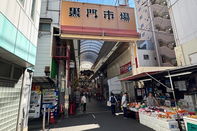 1 Hour Food Tour at the Kuromon Market in Osaka - Exploring the Bustling Market Atmosphere