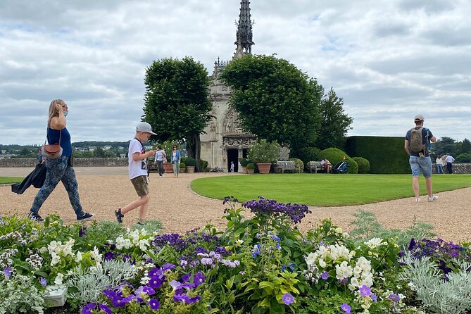 3-Day Private Top 7 Loire Castles 2 Wine Tasting Live Guided Trip - Wheelchair Accessibility and Private Tour