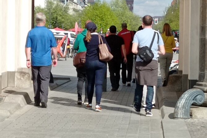 3 Days Private Guide Berlin -By Walking and Public Transport - Day 2: Walking Tour of Berlins Iconic Landmarks