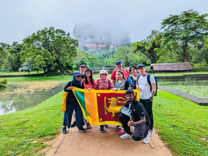 8-Day Sri Lanka Classic Tour: Private Driver & Accommodation - Experiences and Activities