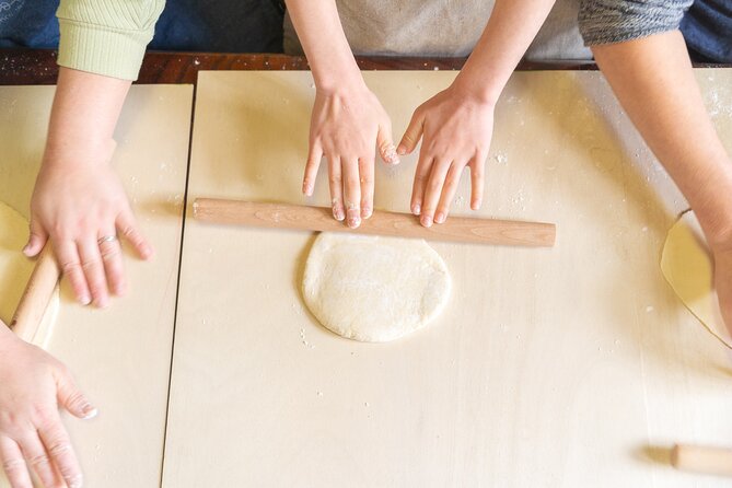 A Class on Making Hoto, Yamanashis Traditional Dish - Meeting the Instructor and Class Location