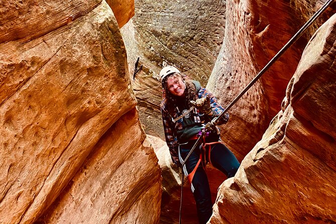 Adventurous Canyoneering Slot Canyon Review - Group Dynamics: Bonding and Shared Experiences