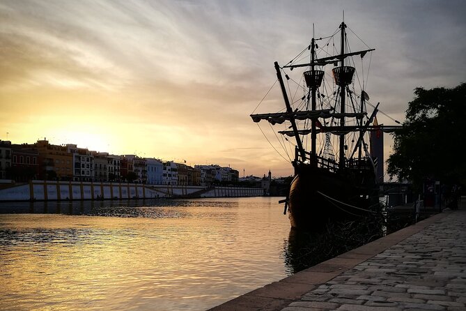Alcazar, Cathedral And Walk By The River Private Tour - Exploring the Seville Cathedral