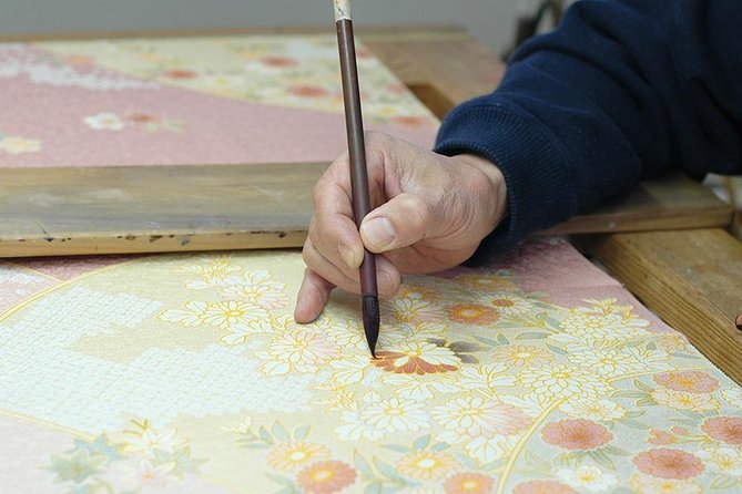 [All Tour Course] Aoyagi Kimono Factory Workshop Tour-Until One Kimono Is Made- - Accessibility and Health Considerations