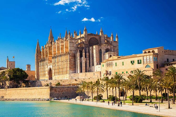Arrival Private Transfers : Mallorca Airport PMI to Palma in Business Car - Booking Your Transfer