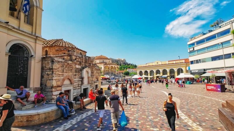 Athens Revealed: Walk, Taste, and Explore in Small Group - Exploring Syntagma Square