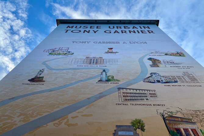 Audio-Guided Tour of the United States Quarter and Painted Walls - Meeting and End Points
