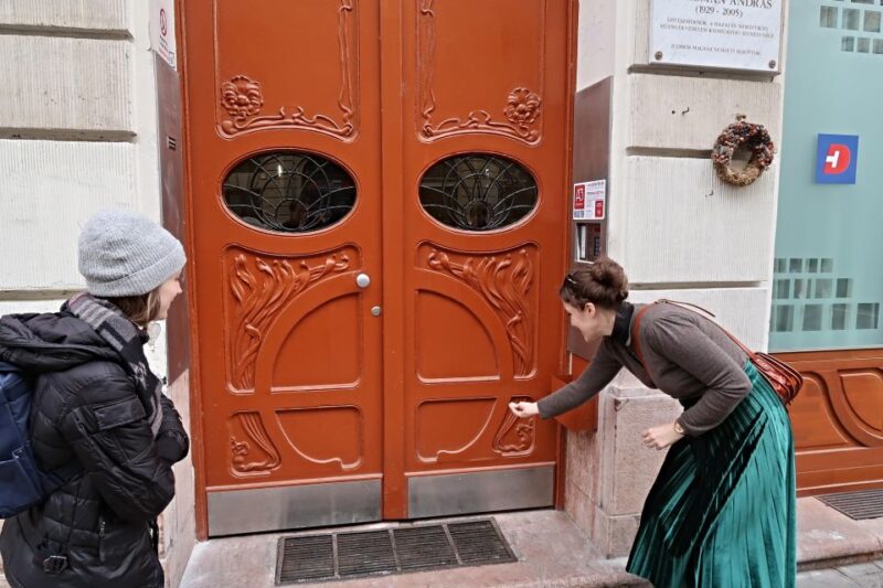 Budapest Art Nouveau Walking Tour - Unique Architectural Features