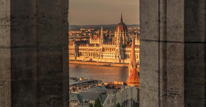 Budapest Exploration for Solo Travelers With Local Companion - Unique Features