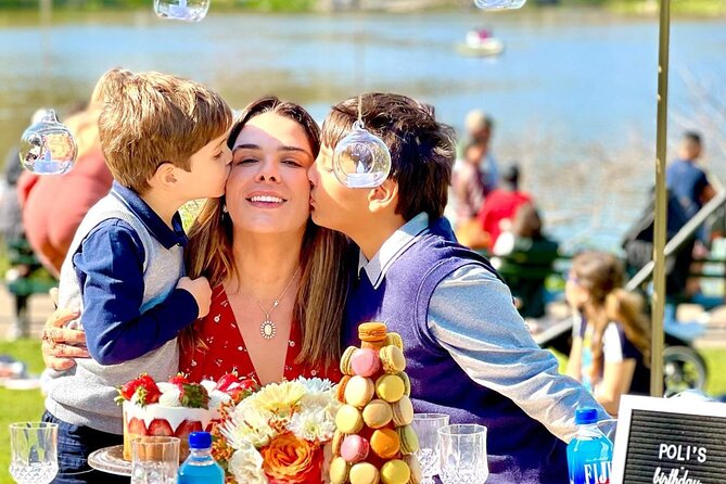 Central Park Luxury Picnic for 5 to 8 Person - Convenient Meeting and Pickup Details