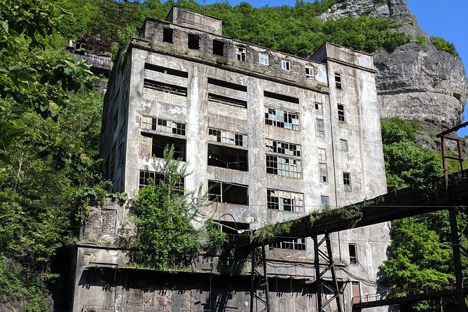 Chiatura, Katskhi Pillar · Full Day Private Tour · Trending Georgia - Whats Included
