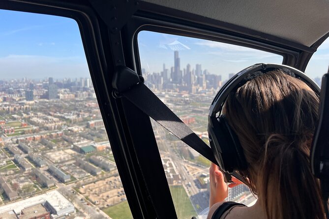 Chicago Helicopter 10-Minute Tour for up to Three Passengers - Booking Information