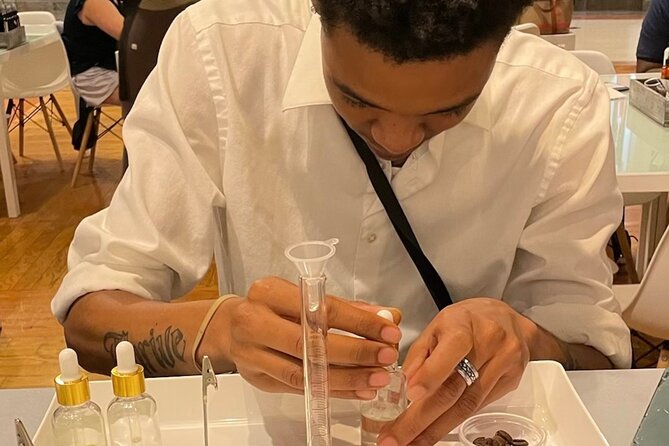 Chicago Perfume Making Classes on Magnificent Mile - Accessibility and Transportation