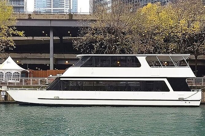 Chicago Skyline Sunday Funday Mimosa/Bloody Mary Party Cruise - Onboard Amenities and Accessibility