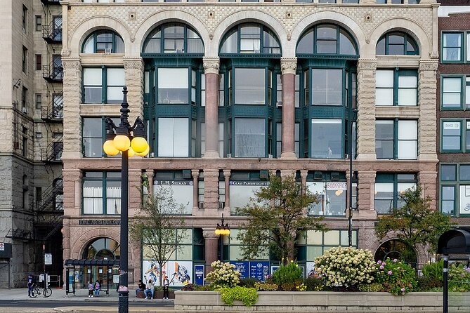 Chicago's Dark Side Self-Guided Tour Review - Ending at the Congress Plaza Hotel