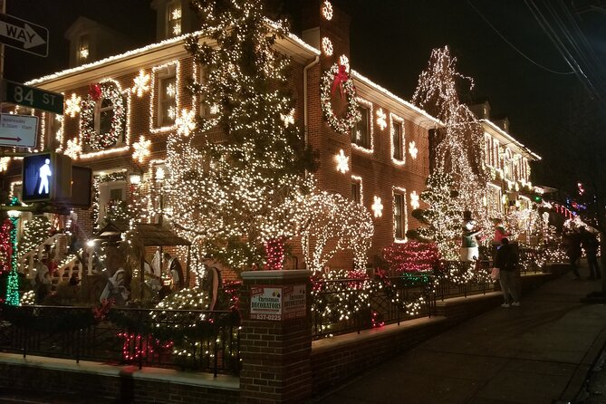 Christmas Lights Tour of Dyker Heights Brooklyn - Booking Information