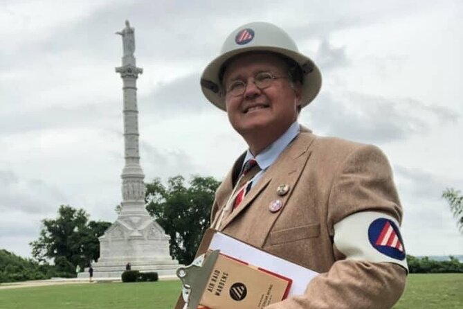 Christmas on the Homefront: A 1-Hour World War II Character Tour - Remembering Loved Ones Overseas