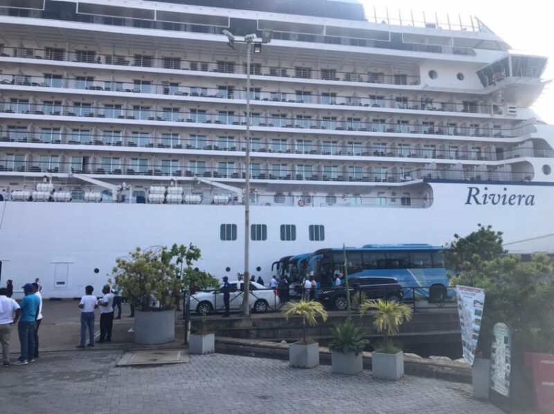Colombo Coastal Odyssey: - Colombo City Tour