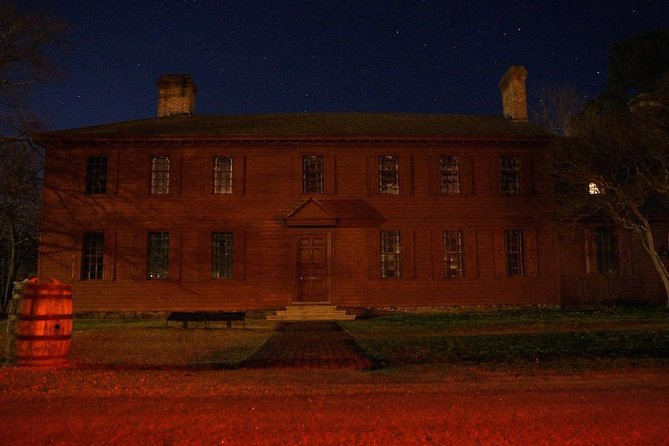 Colonial Ghosts Ultimate Dead of Night Haunted Ghost Tour - Discover Williamsburgs Most Chilling Legends