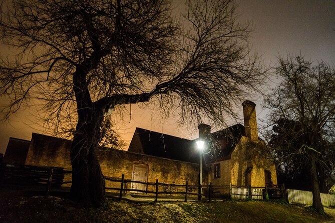Colonial Williamsburg Dead of Night Ghost Hunt With Equipment - Uncovering Historical Mysteries