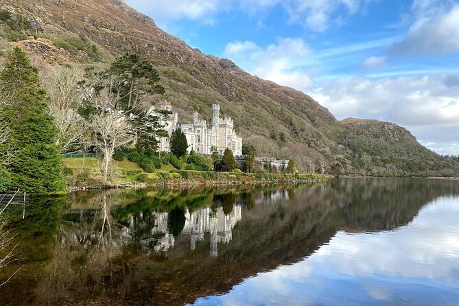 Connemara, Kylemore Abbey & Castles Tour From Galway - Visiting the Stunning Kylemore Abbey