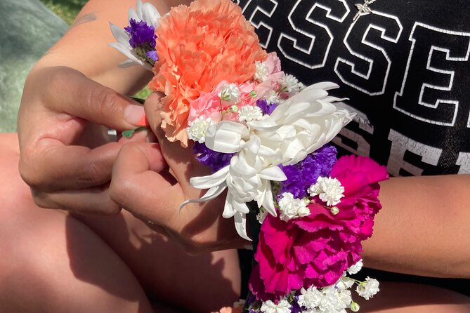 Creating Flower Crowns at a Picnic - Meeting Point and Directions