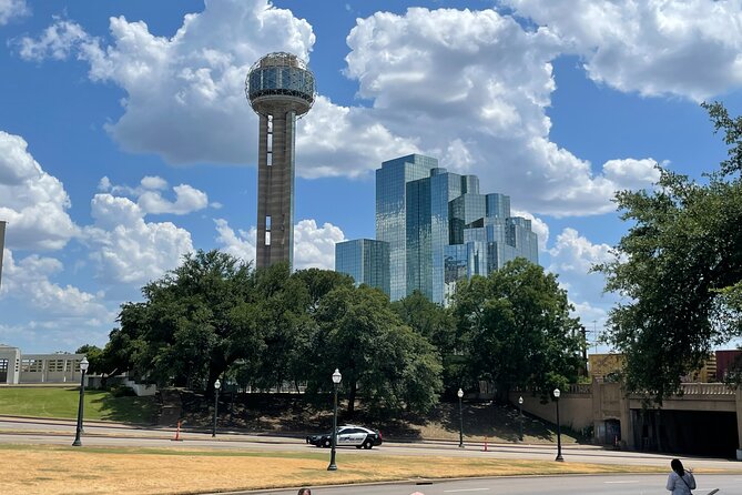Dallas in Wonderland: A Self-Guided Walking Tour of Dallas - Taking in the Gastronomic Delights