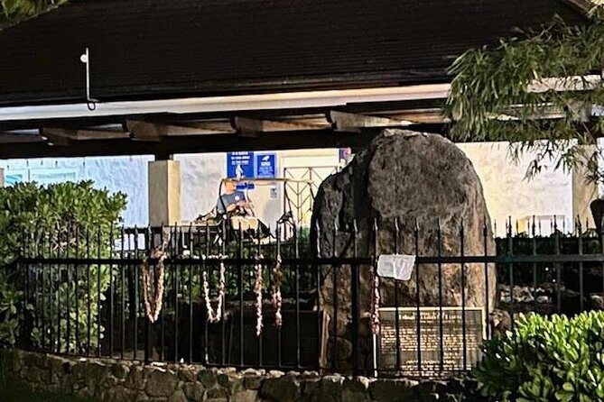 Dark Side Adventure Tours: Ghosts of Waikiki - Tour Features