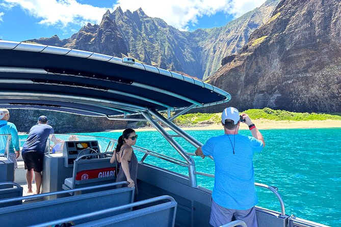Deluxe Power Catamaran - Cultural Immersion and Education