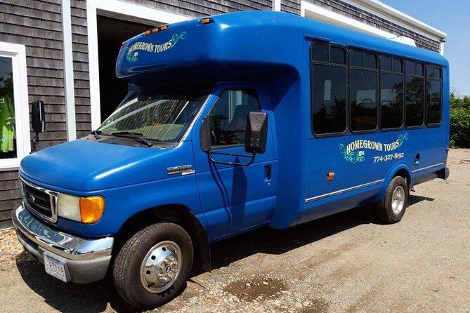 Down Island Tour With One Hour in Edgartown - Accessibility and Capacity