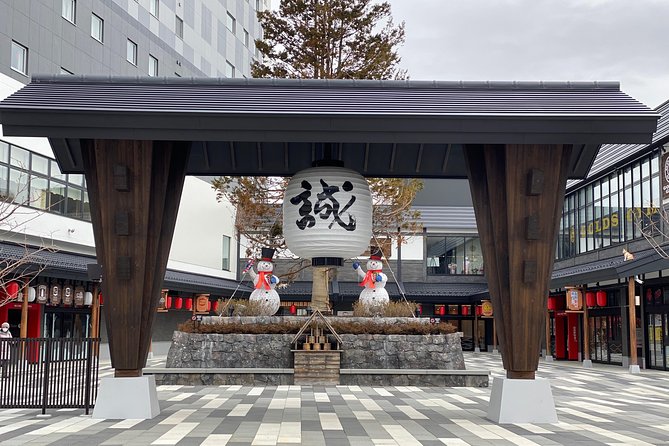 Dress Up High-Quality "Hakama" Kimono and 30-min Rickshaw Tour - Meeting and End Point