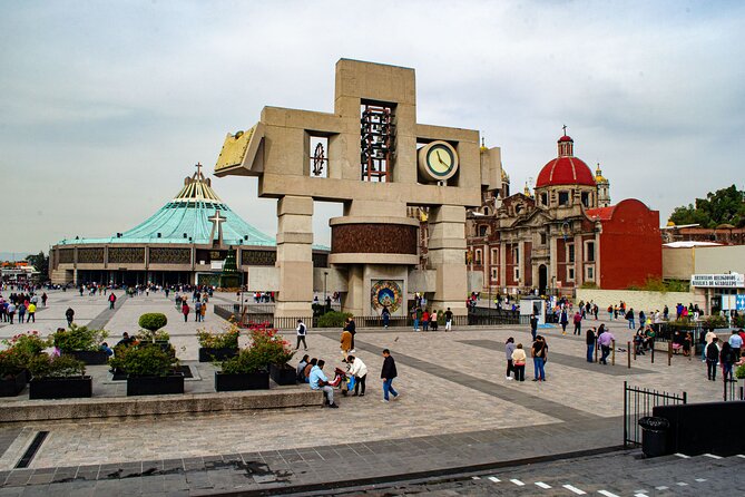 EXCLUSIVE TOUR Basilica of Guadeloupe – Small Groups - Guide Experience and Expertise