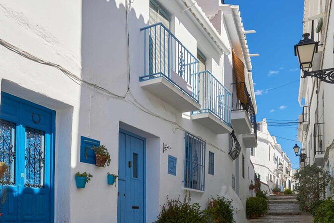Excursion to Nerja & Frigiliana. - Meeting and Pickup Information