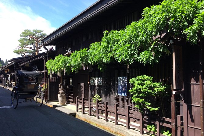 EXPERIENCE TAKAYAMA & LOCAL SAKE TASTING With Explanation 1 HOUR! - Included and Excluded Items