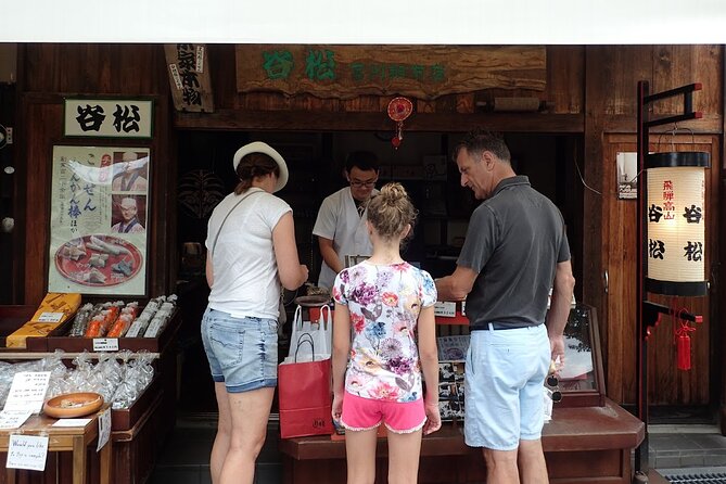 Food and Culture Walk in Takayama - Explore the Historic Jinya and Takayama Morning Market