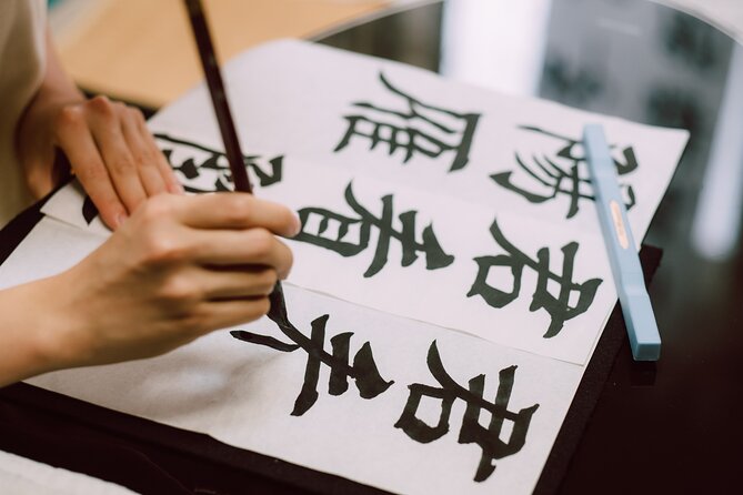 Fox Mask Painting Experience in Asakusa Tokyo - Group Size