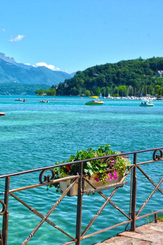 From Geneva: Annecy Private Day Trip - Lake Annecy Experience