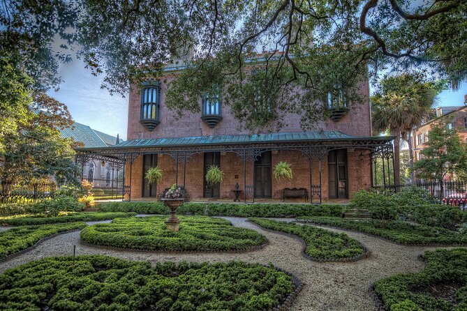 Generals and Generalities Pub Crawl in Savannah - Accessibility and Additional Details