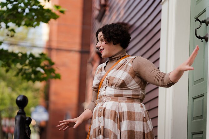Golden Age to Gilded Age Newports Transformation Walking Tour - Cultural Transformation