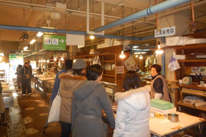 Good Morning Breakfast at Local Fish Market With a Guide - Selecting Fresh Ingredients for the Nokke Bowl