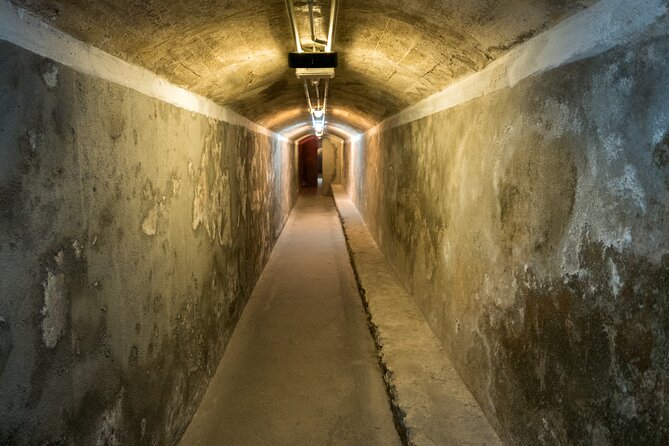 Guided Tour: Shelters of the Spanish Civil War. Spanish Tour - Tour Guide Introduction