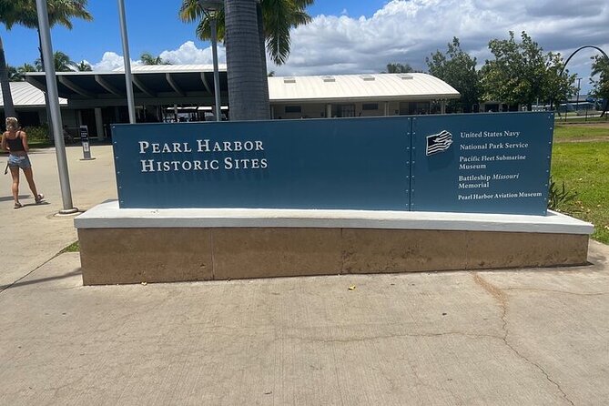 Half Day Pearl Harbor With USS Arizona Memorial and City Tour - Informative City Tour