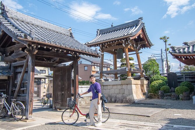 Hikone Bike Half-Day Tour Through a Castle Town Near Kyoto, Osaka - Visiting the Azuchi-Momoyama Period Architectural Sites