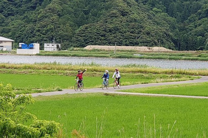 Kinosaki Onsen Cycling Tour Kinosaki & Riverside Experience - Included Amenities
